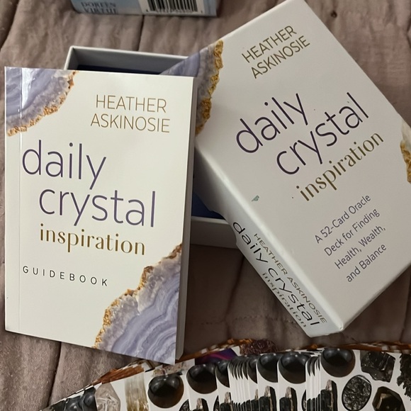 Daily Crystal Inspiration Oracle deck - Picture 2 of 8
